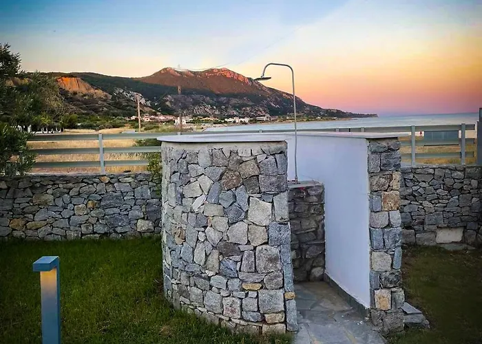 Only Blue Vila Karianí